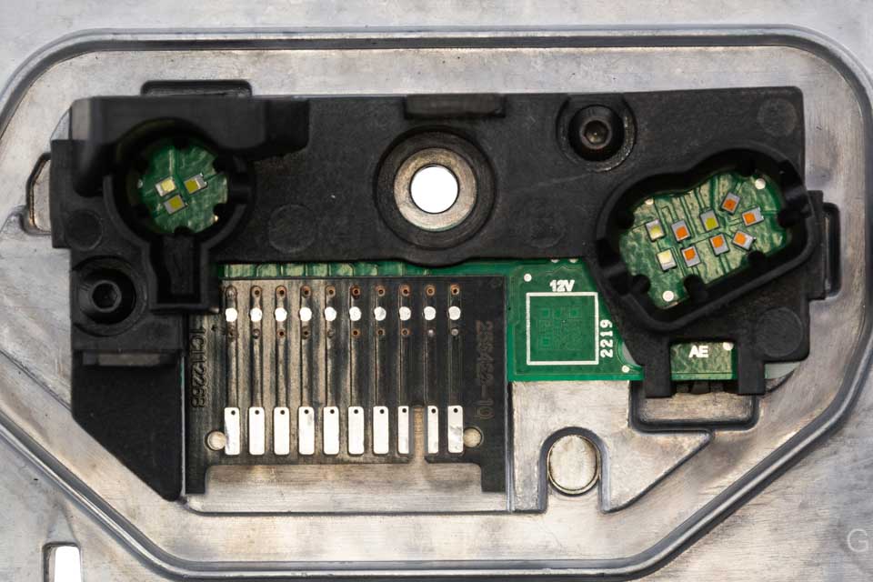 Unité de commande d'éclairage gauche OEM 63115A57074