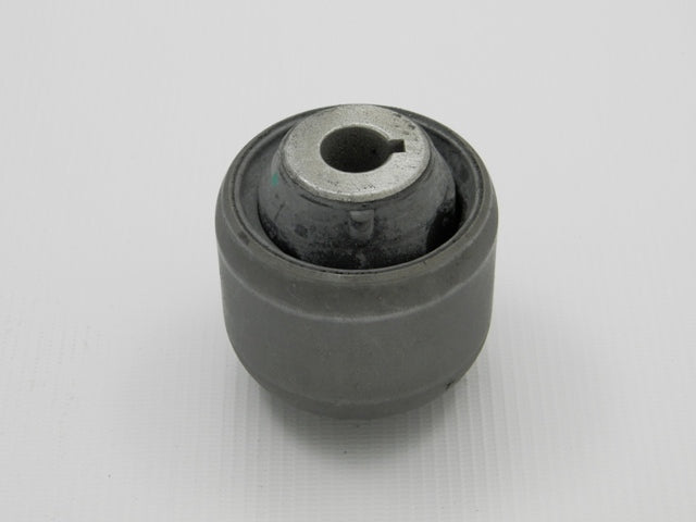Draagarmrubber OEM 7H0407182A