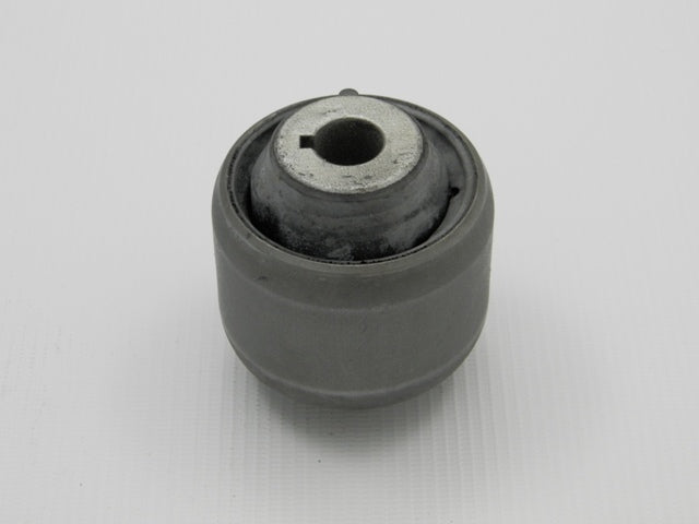 Draagarmrubber OEM 7H0407182A